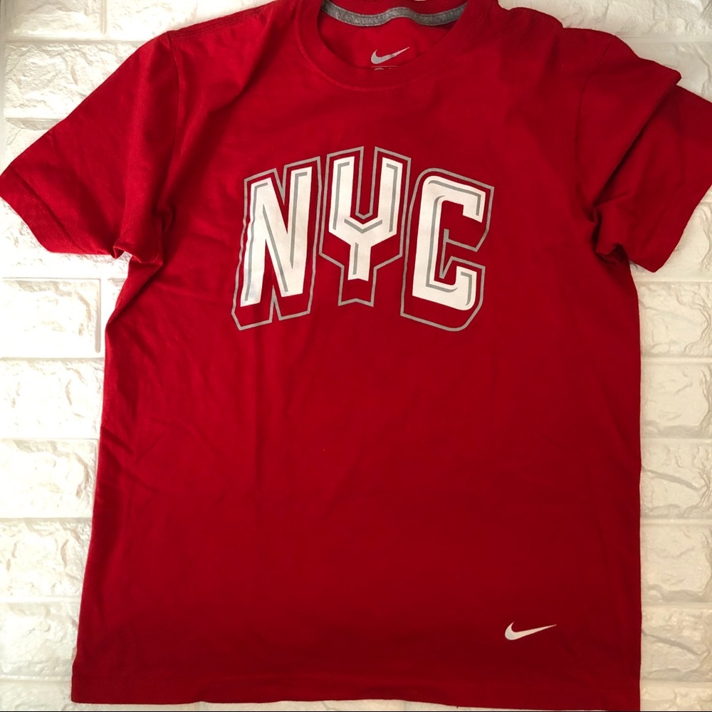 NIKE “NYC” graphic t-shirt
